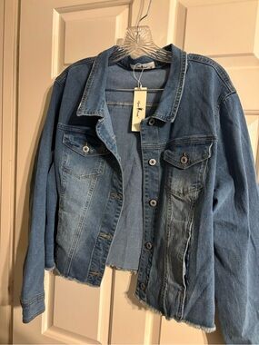Light Blue Denim Jean Jacket - Women's Relaxed Fit